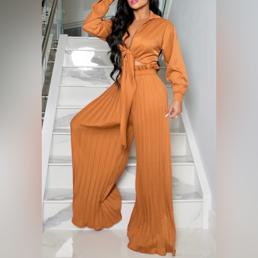 Brown Pleated Palazzo Pants Set. SzM NWT. Look stunning in this pretty set🔥💣